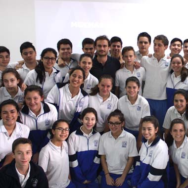 Grupo de estudiantes Platicas Motivacionales para Colegios ALYAX Monterrey